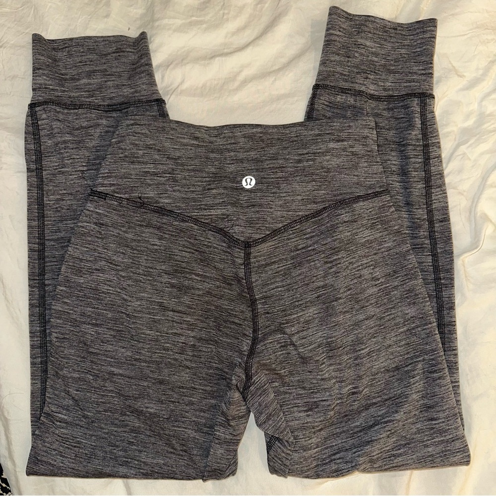 212 Lululemon Cropped Gray Heathered Leggings Size 2